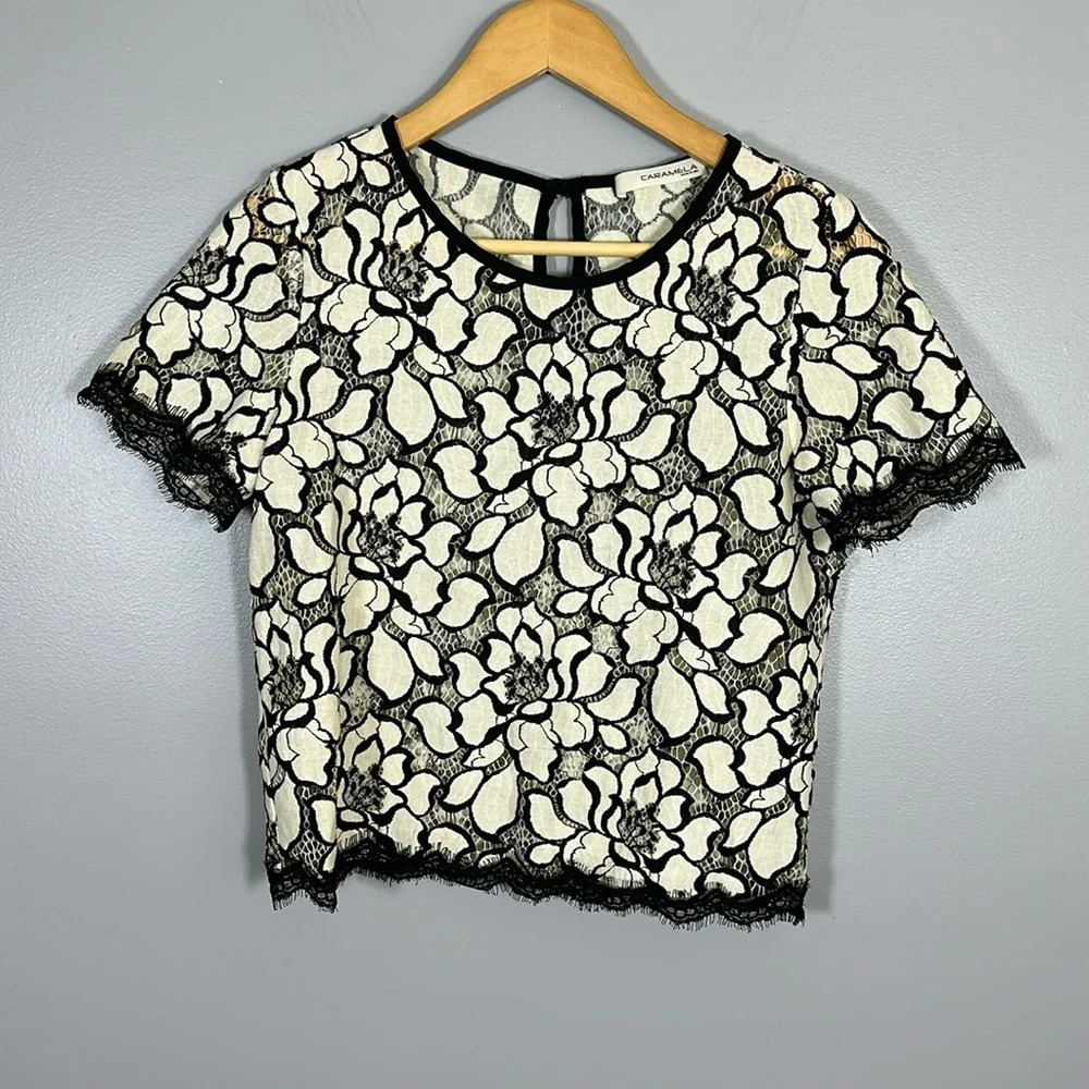 Caramela Floral Short Sleeve Top And Shorts Set with Lace Trim Small/Medium